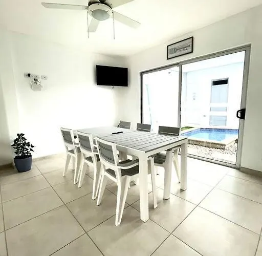 Pacific Breeze House - With Private Pool