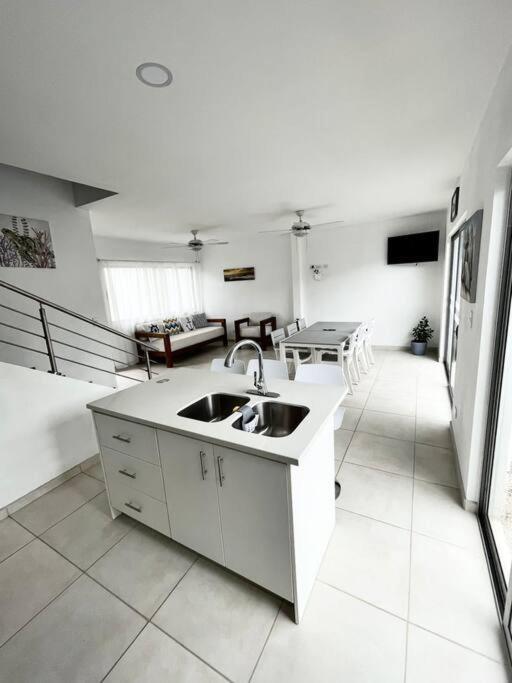 Pacific Breeze House - With Private Pool Holiday home Jaco