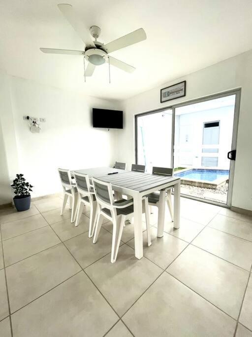 Pacific Breeze House - With Private Pool Holiday home *